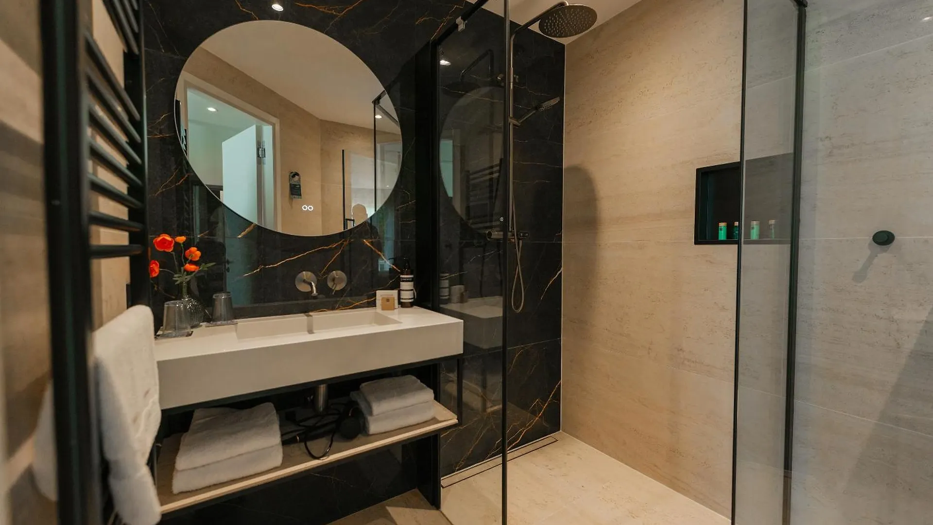Boutique Hotel Herbergh Amsterdam Airport Free Parking Badhoevedorp 3*,  Nederländerna